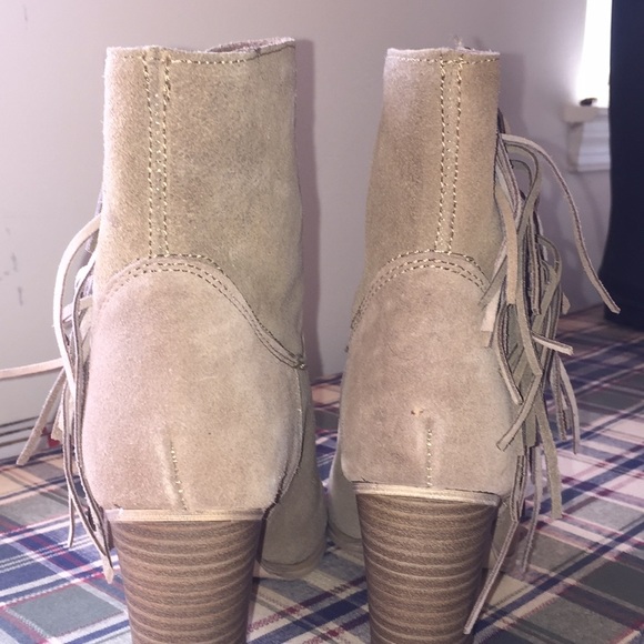 Mia suede beige fringe ankle booties - Picture 4 of 6